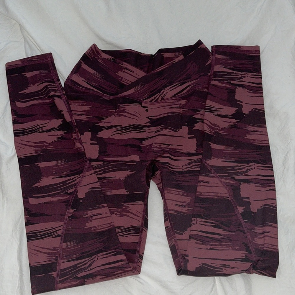 Alphalete camo cross waist leggings